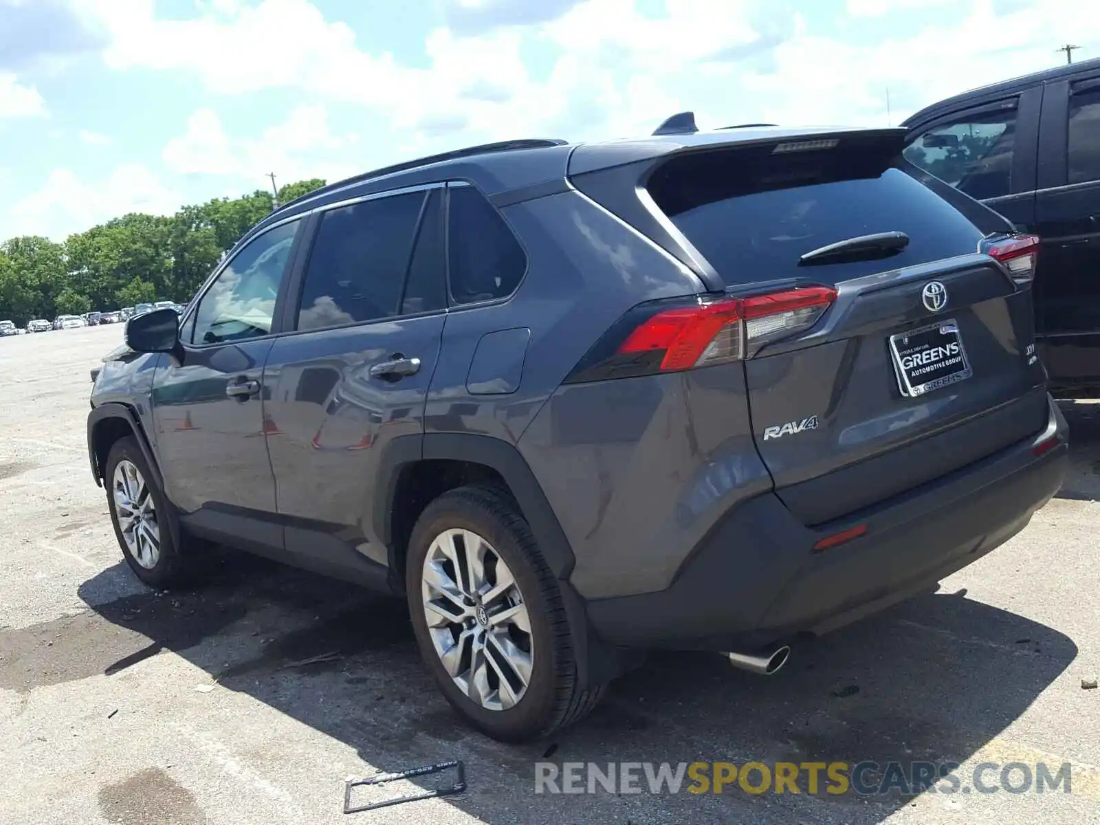 3 Photograph of a damaged car 2T3A1RFV0LC107432 TOYOTA RAV4 2020