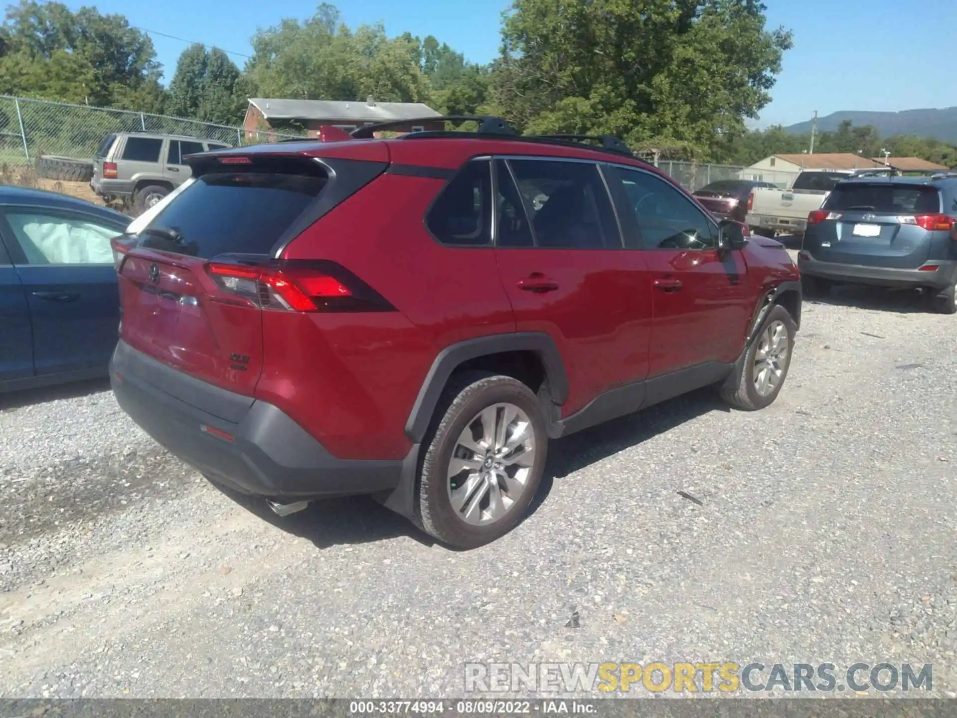 4 Photograph of a damaged car 2T3A1RFV0LC109407 TOYOTA RAV4 2020