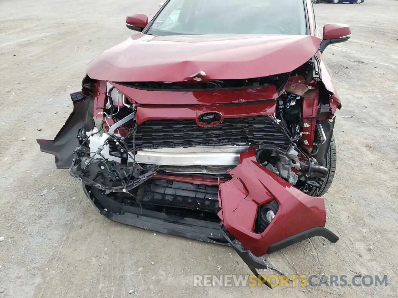 9 Photograph of a damaged car 2T3A1RFV0LC133710 TOYOTA RAV4 2020