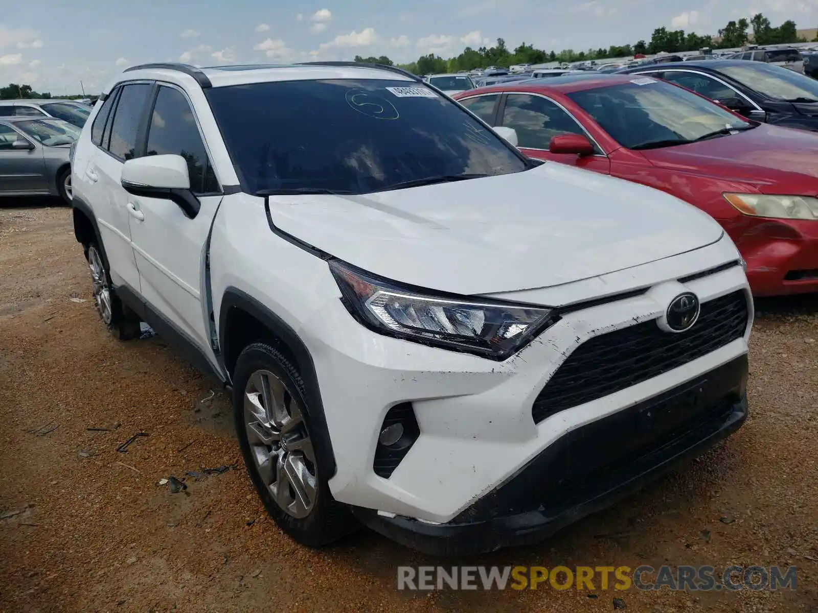 1 Photograph of a damaged car 2T3A1RFV0LW100754 TOYOTA RAV4 2020