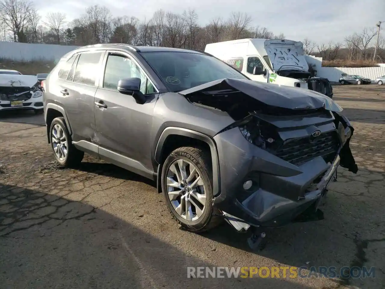 1 Photograph of a damaged car 2T3A1RFV0LW116646 TOYOTA RAV4 2020