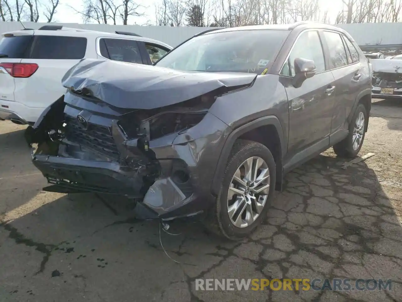 2 Photograph of a damaged car 2T3A1RFV0LW116646 TOYOTA RAV4 2020