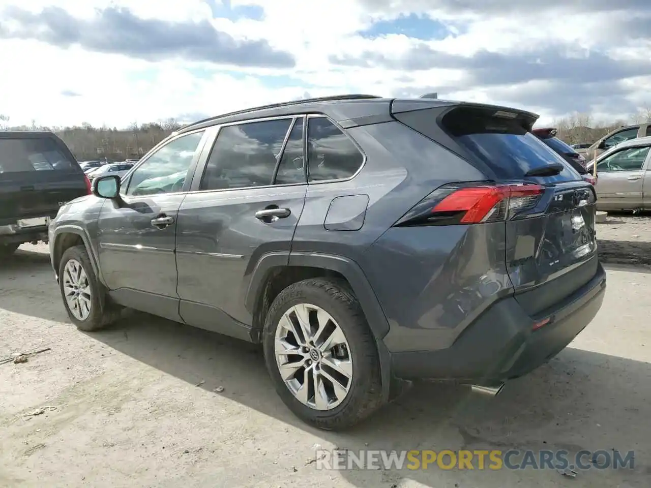 2 Photograph of a damaged car 2T3A1RFV0LW128621 TOYOTA RAV4 2020