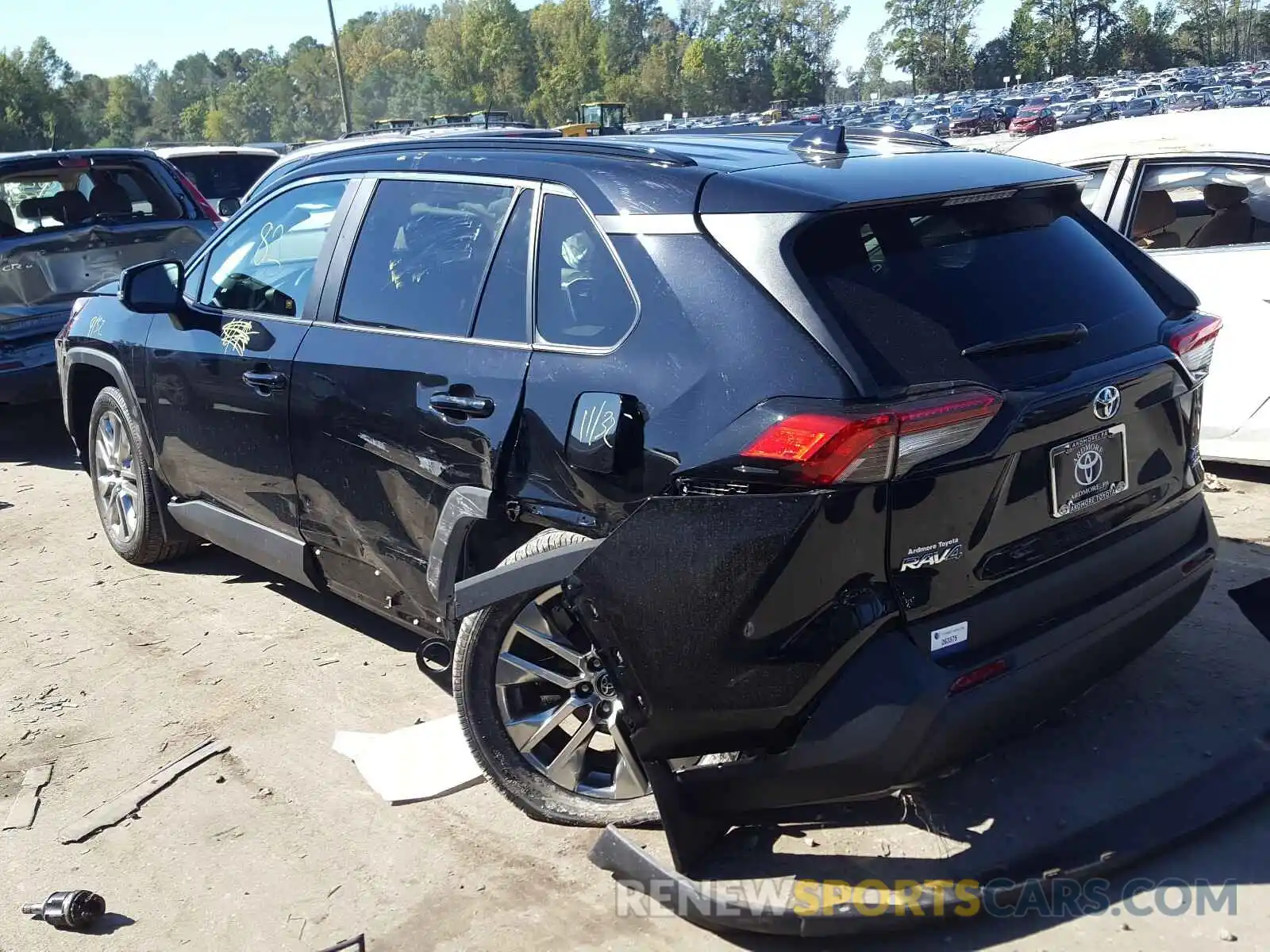 3 Photograph of a damaged car 2T3A1RFV0LW133107 TOYOTA RAV4 2020