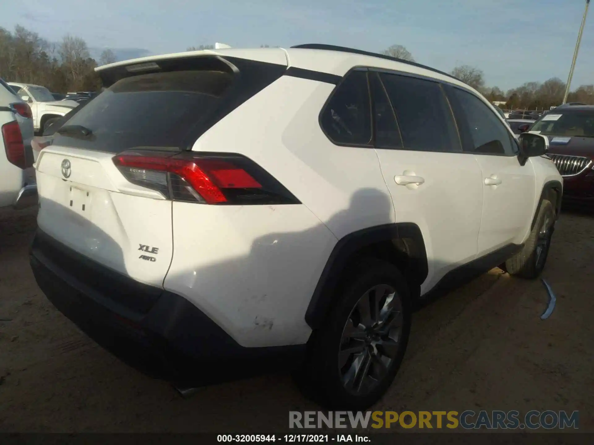 4 Photograph of a damaged car 2T3A1RFV1LC074263 TOYOTA RAV4 2020