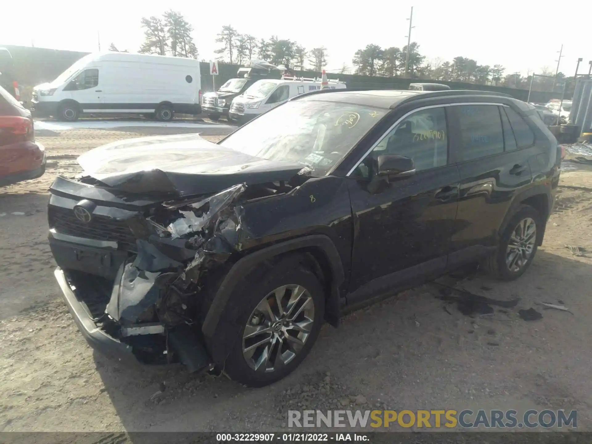 2 Photograph of a damaged car 2T3A1RFV1LC077034 TOYOTA RAV4 2020