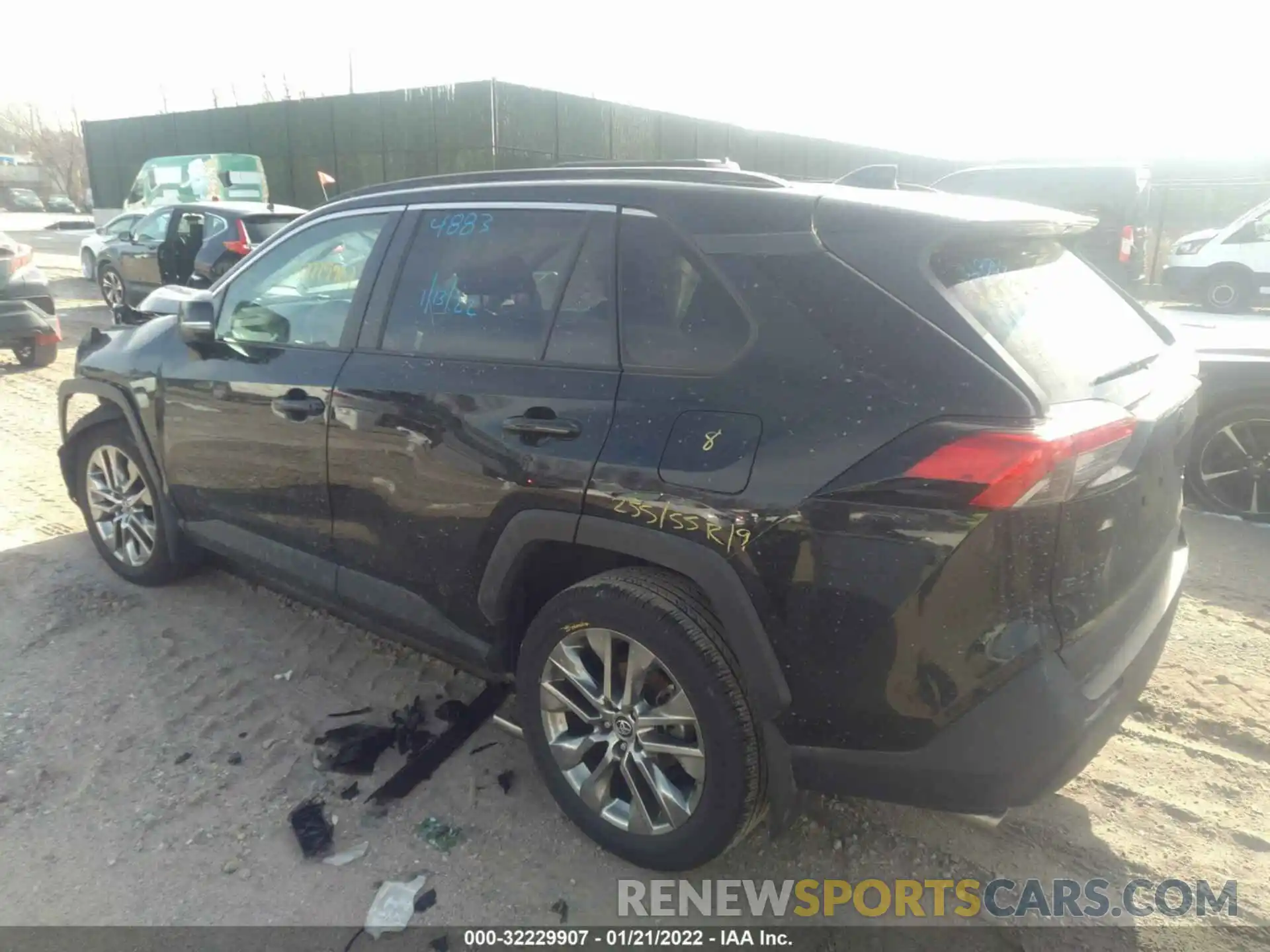 3 Photograph of a damaged car 2T3A1RFV1LC077034 TOYOTA RAV4 2020