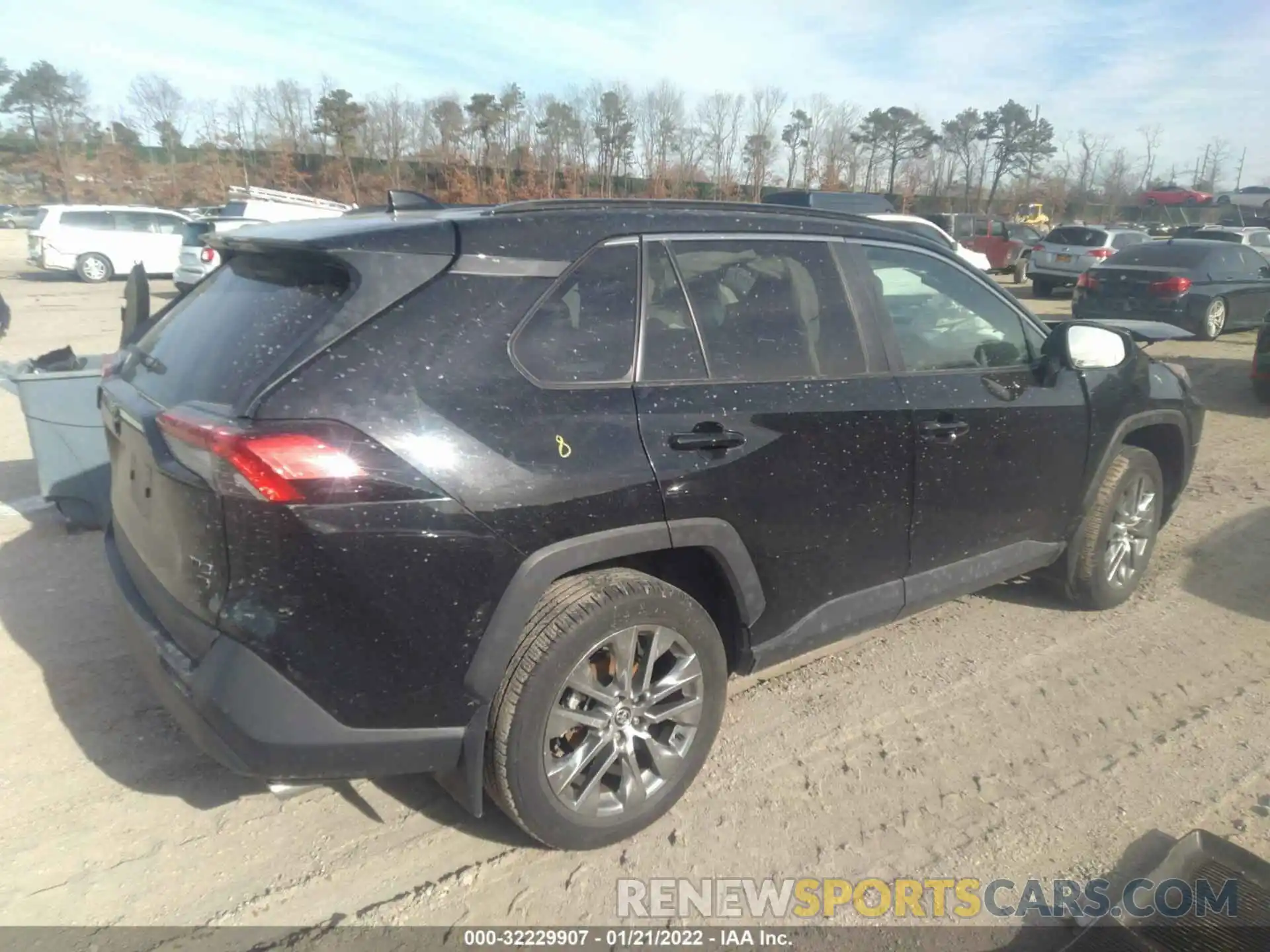 4 Photograph of a damaged car 2T3A1RFV1LC077034 TOYOTA RAV4 2020