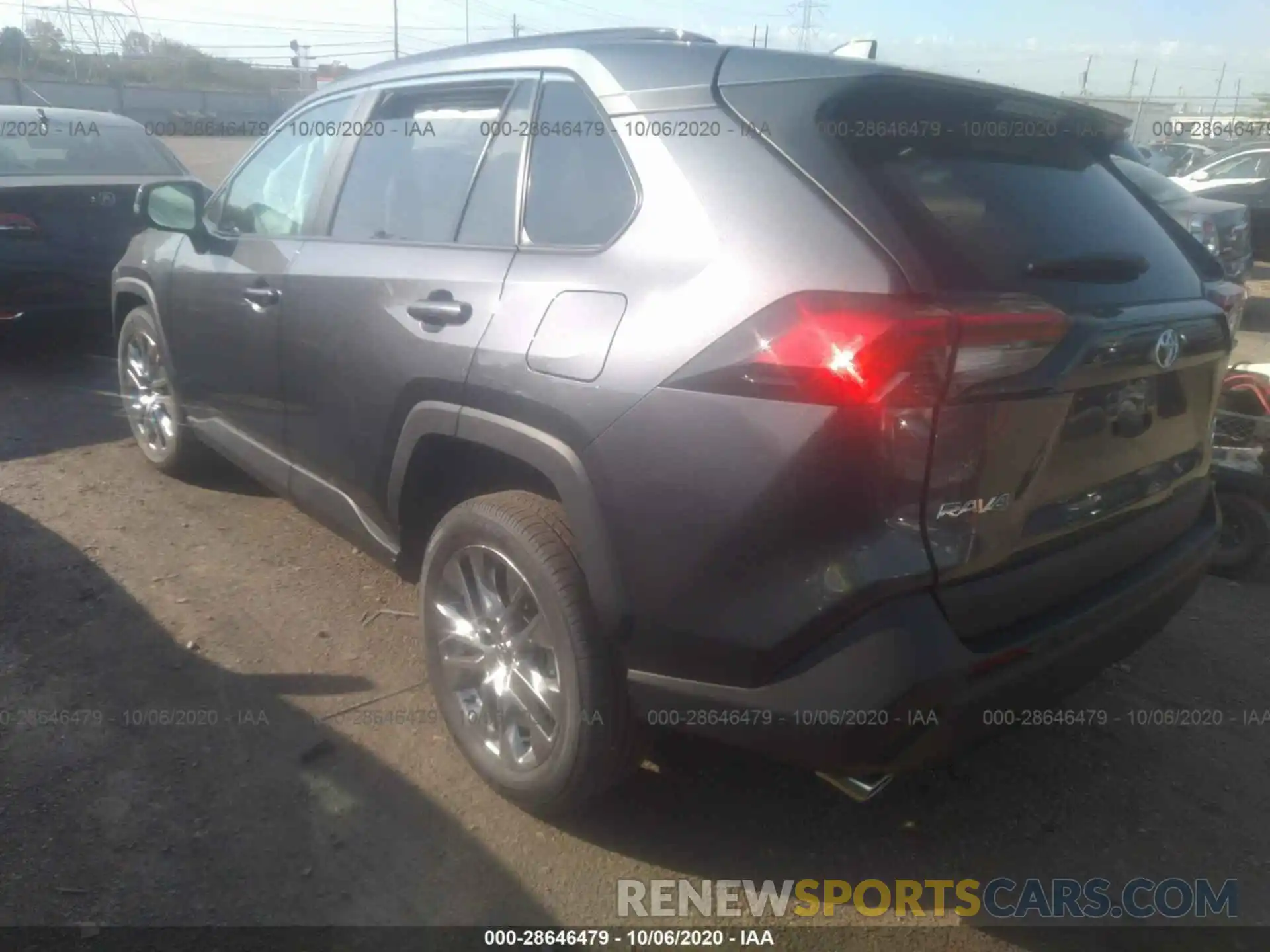 3 Photograph of a damaged car 2T3A1RFV1LC121968 TOYOTA RAV4 2020