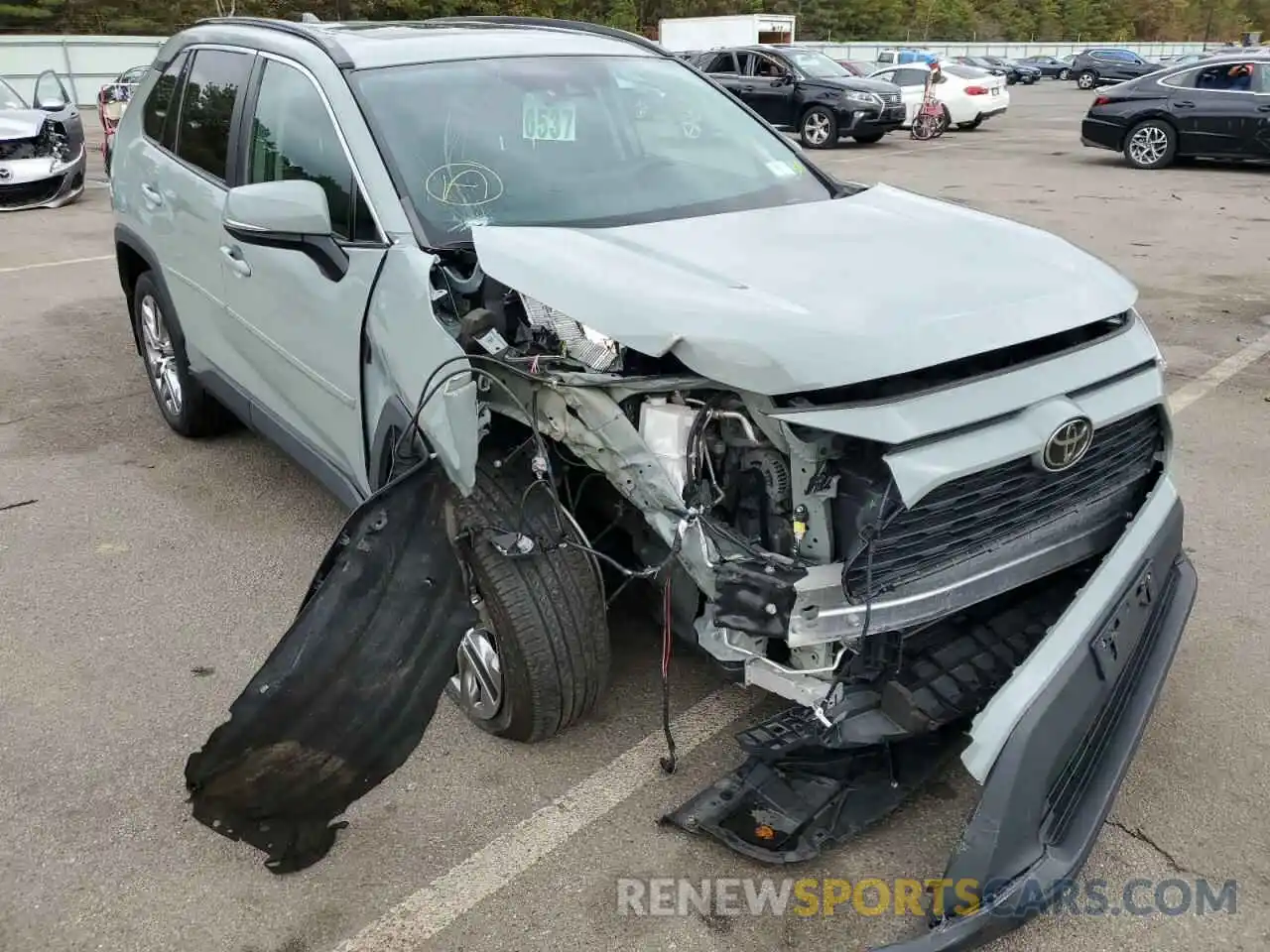 1 Photograph of a damaged car 2T3A1RFV1LW099176 TOYOTA RAV4 2020