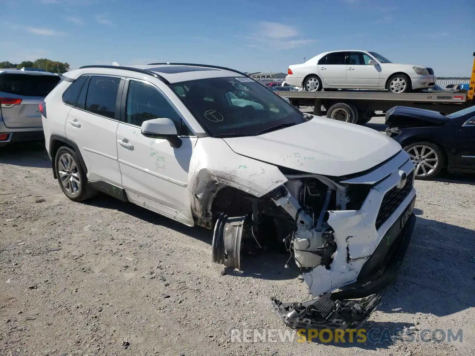 1 Photograph of a damaged car 2T3A1RFV1LW103906 TOYOTA RAV4 2020