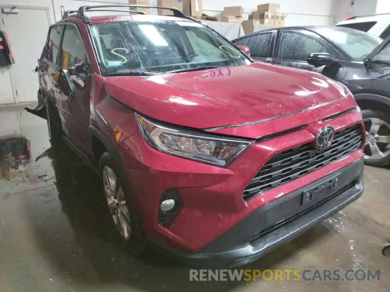 1 Photograph of a damaged car 2T3A1RFV1LW113187 TOYOTA RAV4 2020