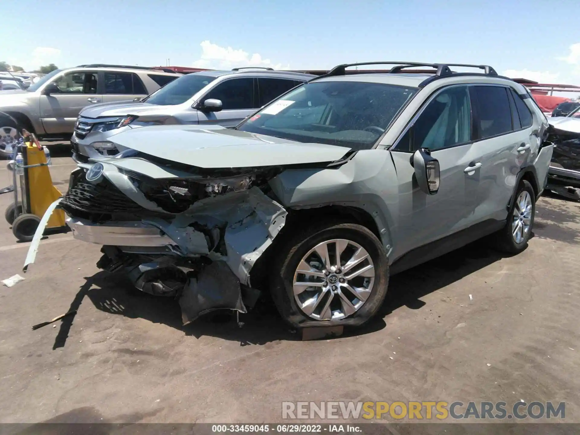 2 Photograph of a damaged car 2T3A1RFV1LW121743 TOYOTA RAV4 2020