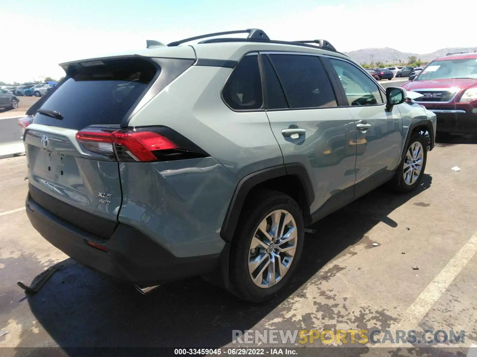 4 Photograph of a damaged car 2T3A1RFV1LW121743 TOYOTA RAV4 2020