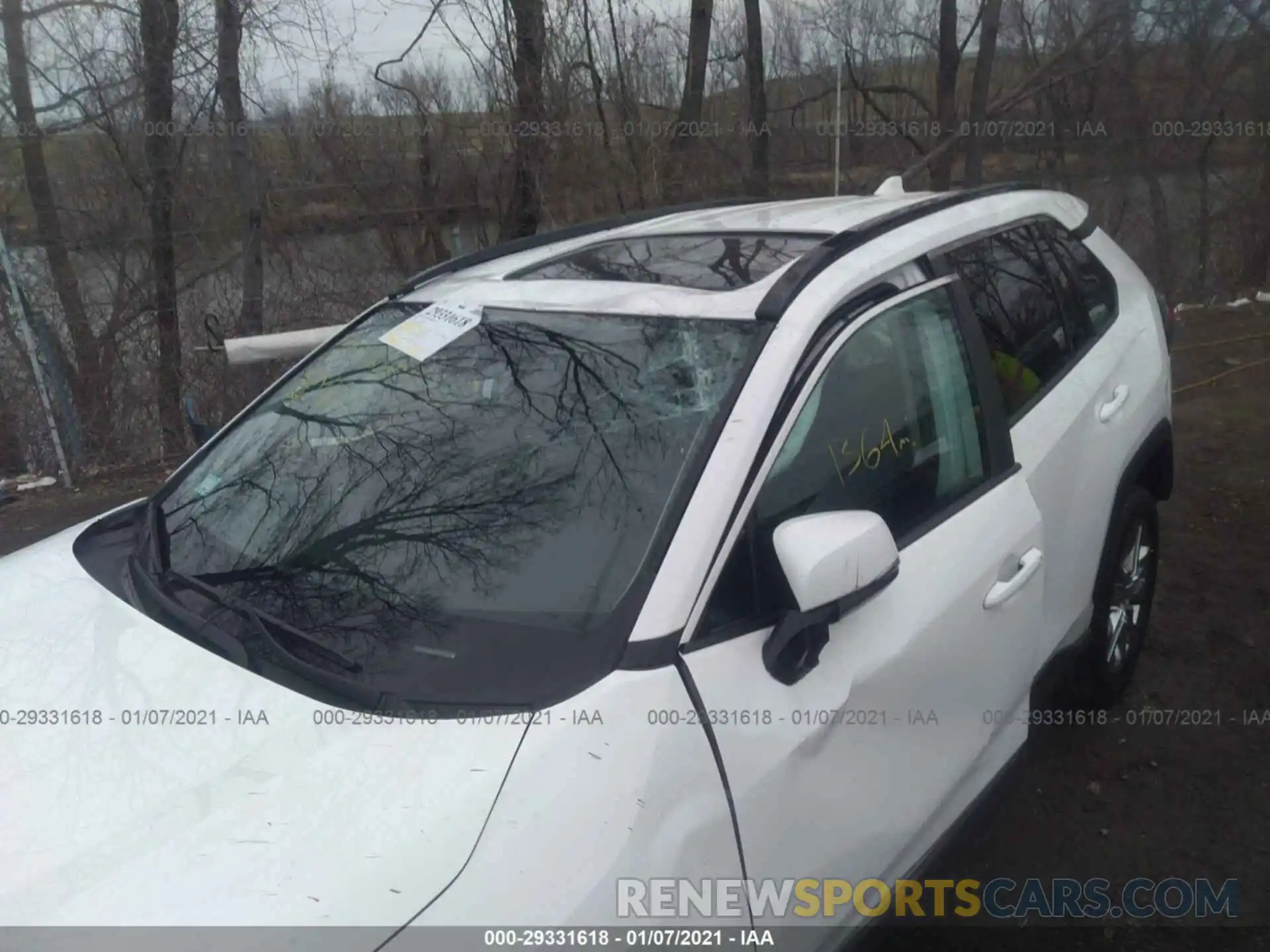 6 Photograph of a damaged car 2T3A1RFV1LW139322 TOYOTA RAV4 2020