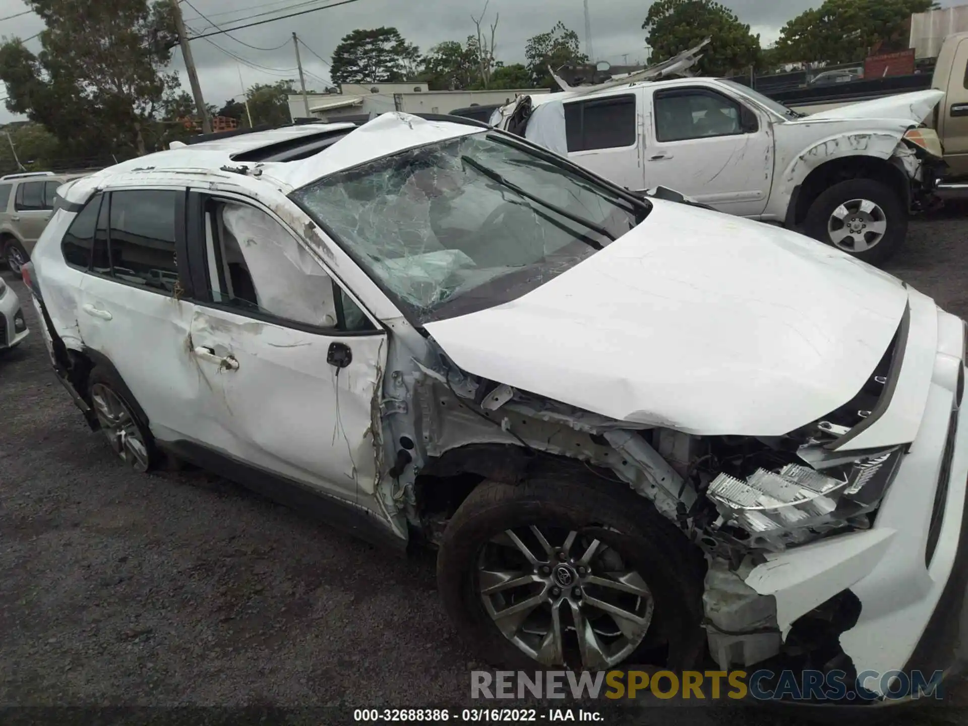 6 Photograph of a damaged car 2T3A1RFV2LC062834 TOYOTA RAV4 2020