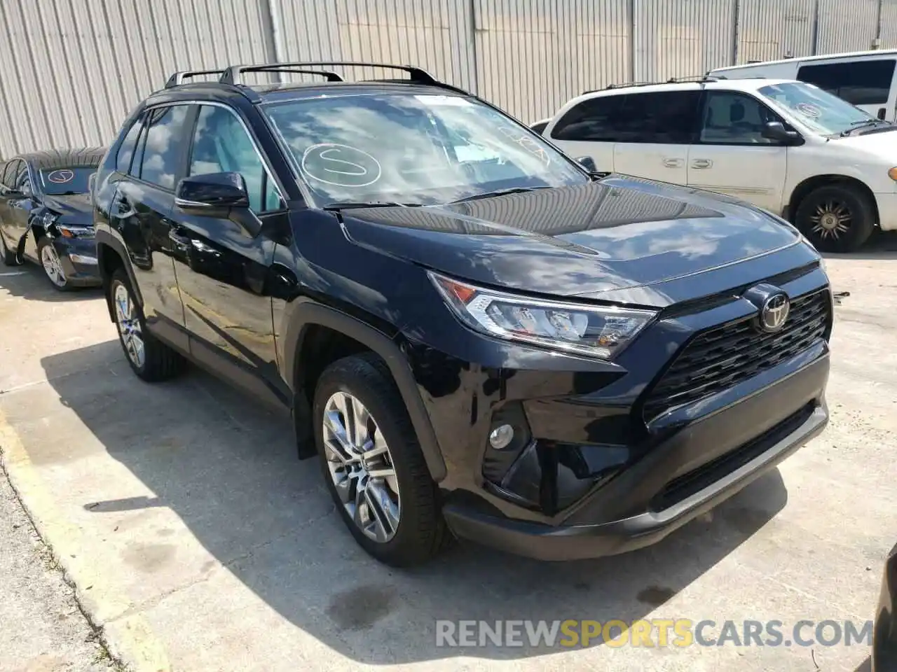 1 Photograph of a damaged car 2T3A1RFV2LC089676 TOYOTA RAV4 2020