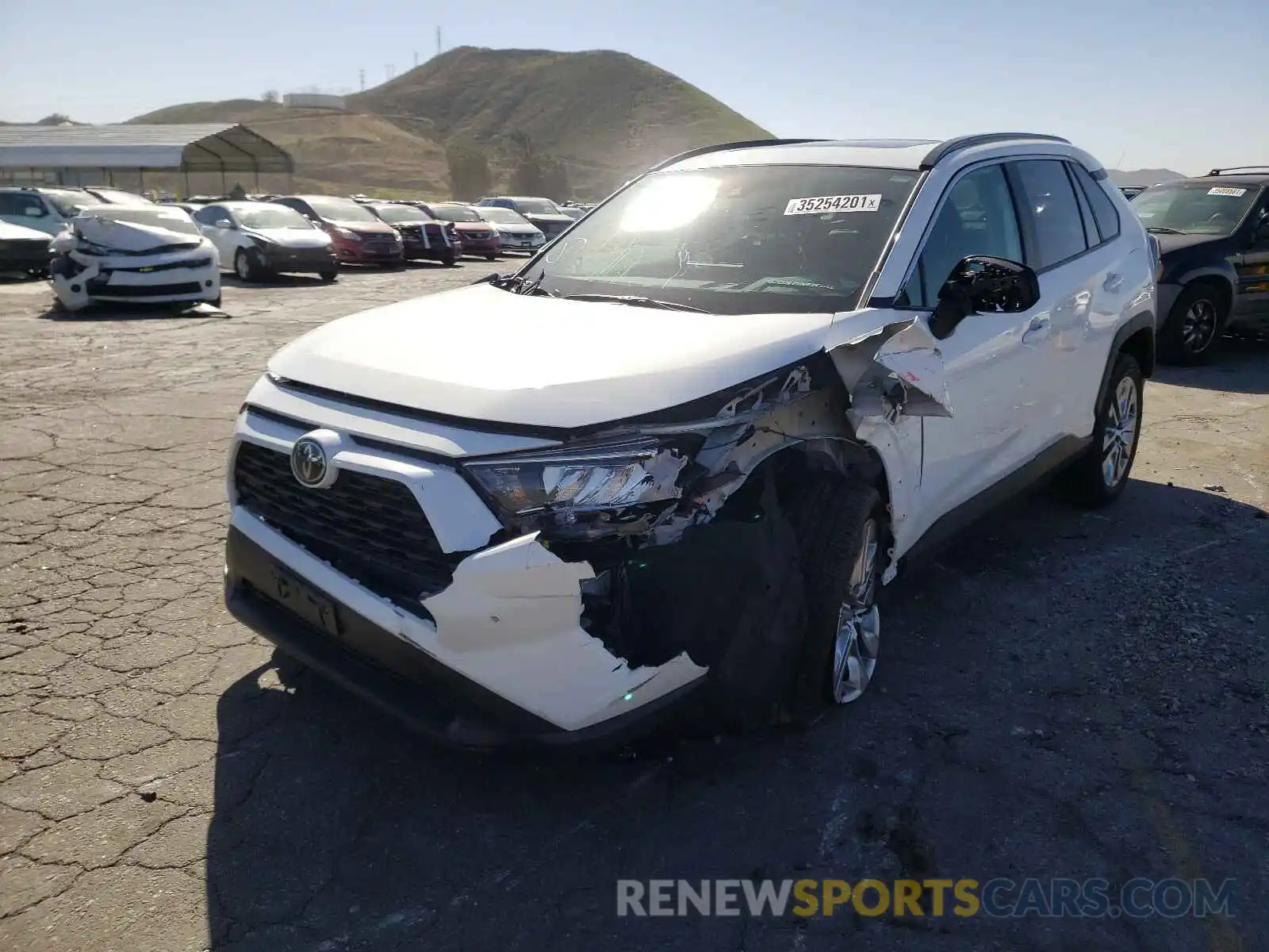 2 Photograph of a damaged car 2T3A1RFV2LC123034 TOYOTA RAV4 2020