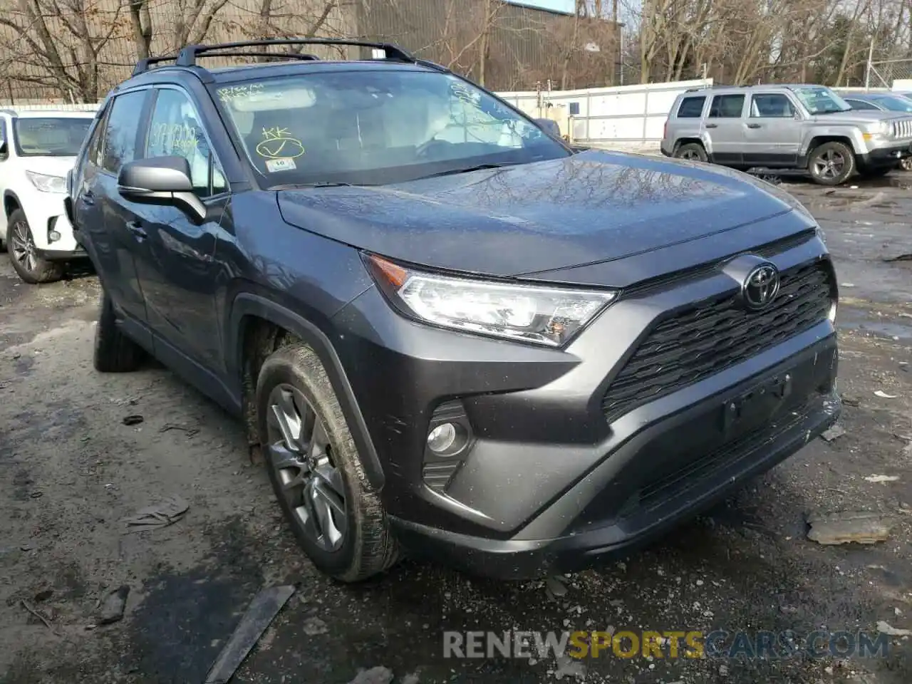 1 Photograph of a damaged car 2T3A1RFV2LW084427 TOYOTA RAV4 2020