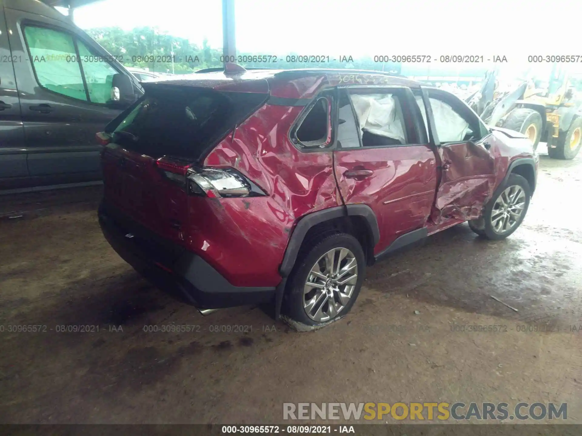 4 Photograph of a damaged car 2T3A1RFV2LW106636 TOYOTA RAV4 2020