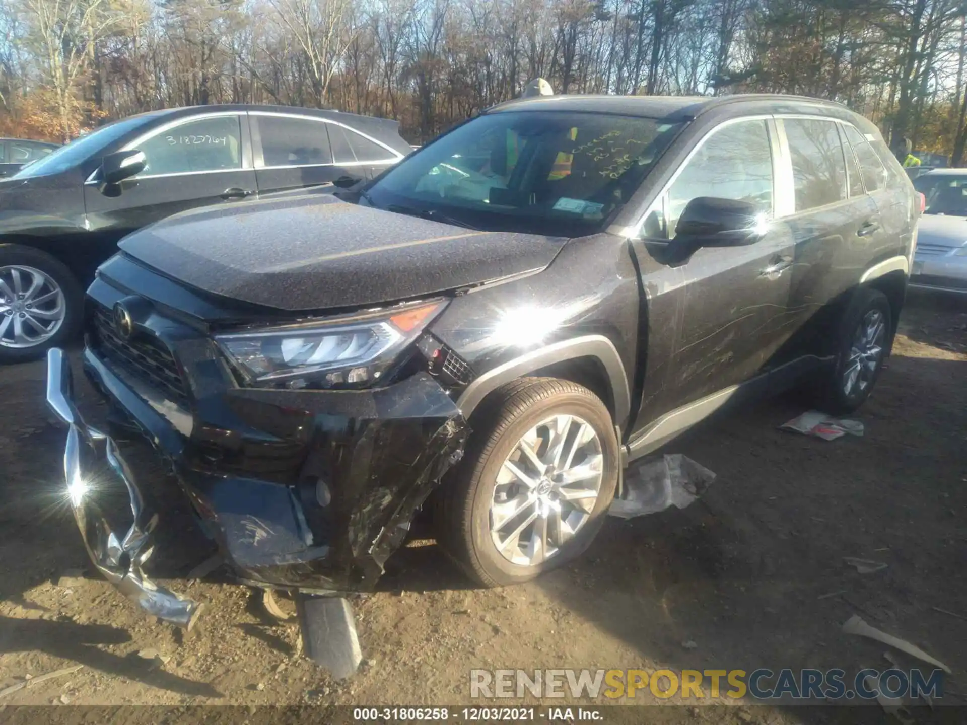 2 Photograph of a damaged car 2T3A1RFV2LW111948 TOYOTA RAV4 2020