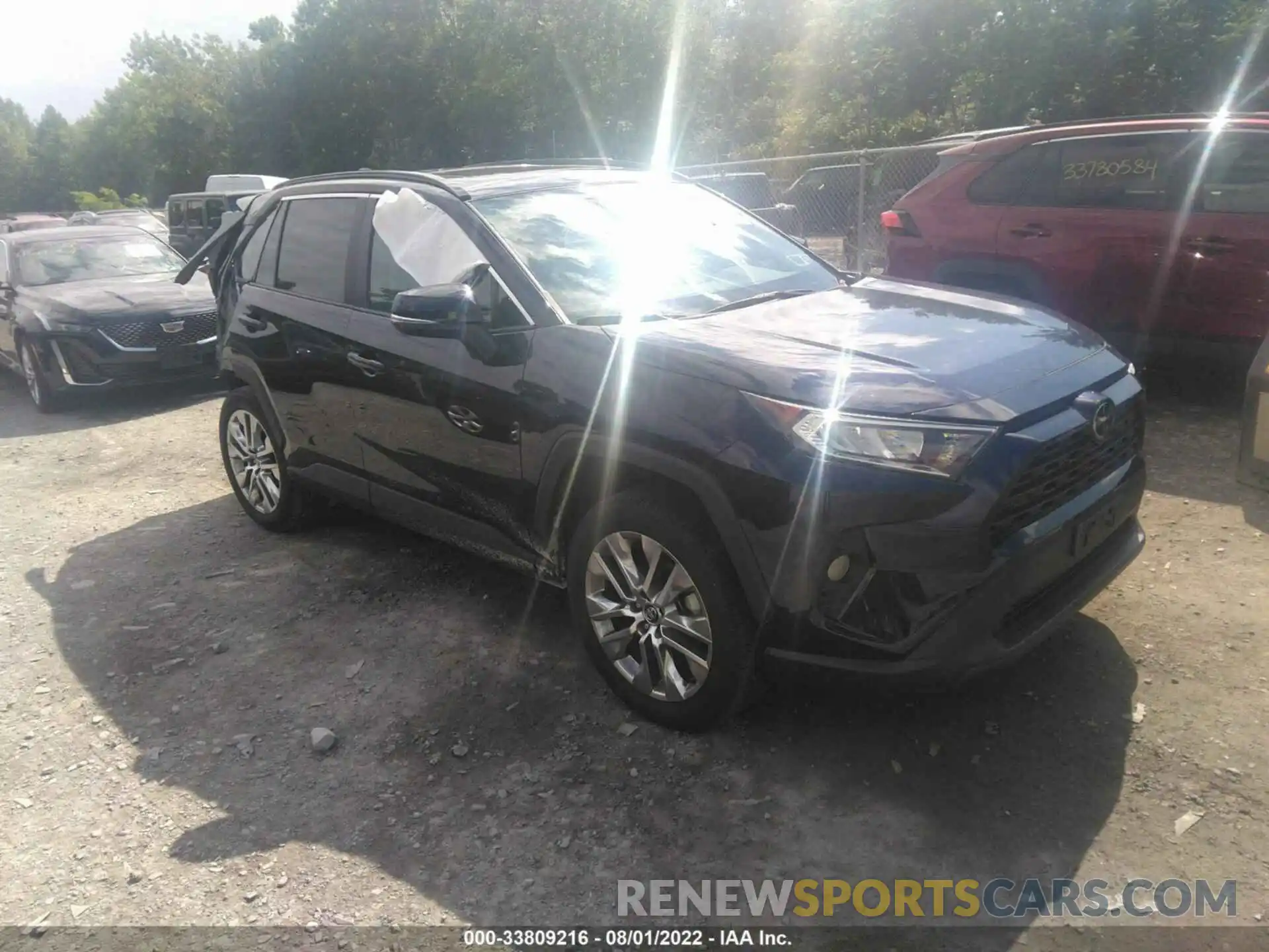 1 Photograph of a damaged car 2T3A1RFV2LW115563 TOYOTA RAV4 2020