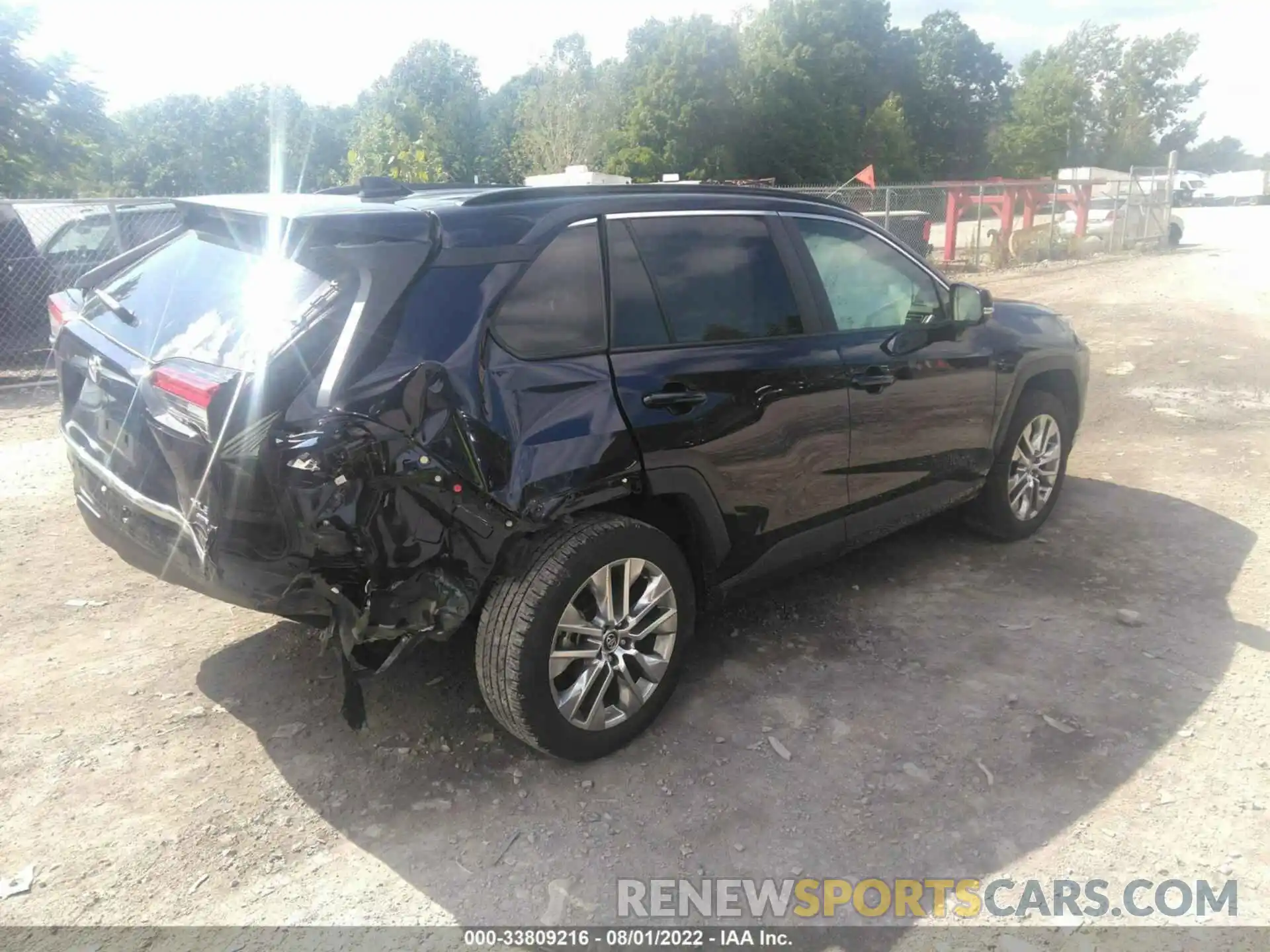 4 Photograph of a damaged car 2T3A1RFV2LW115563 TOYOTA RAV4 2020