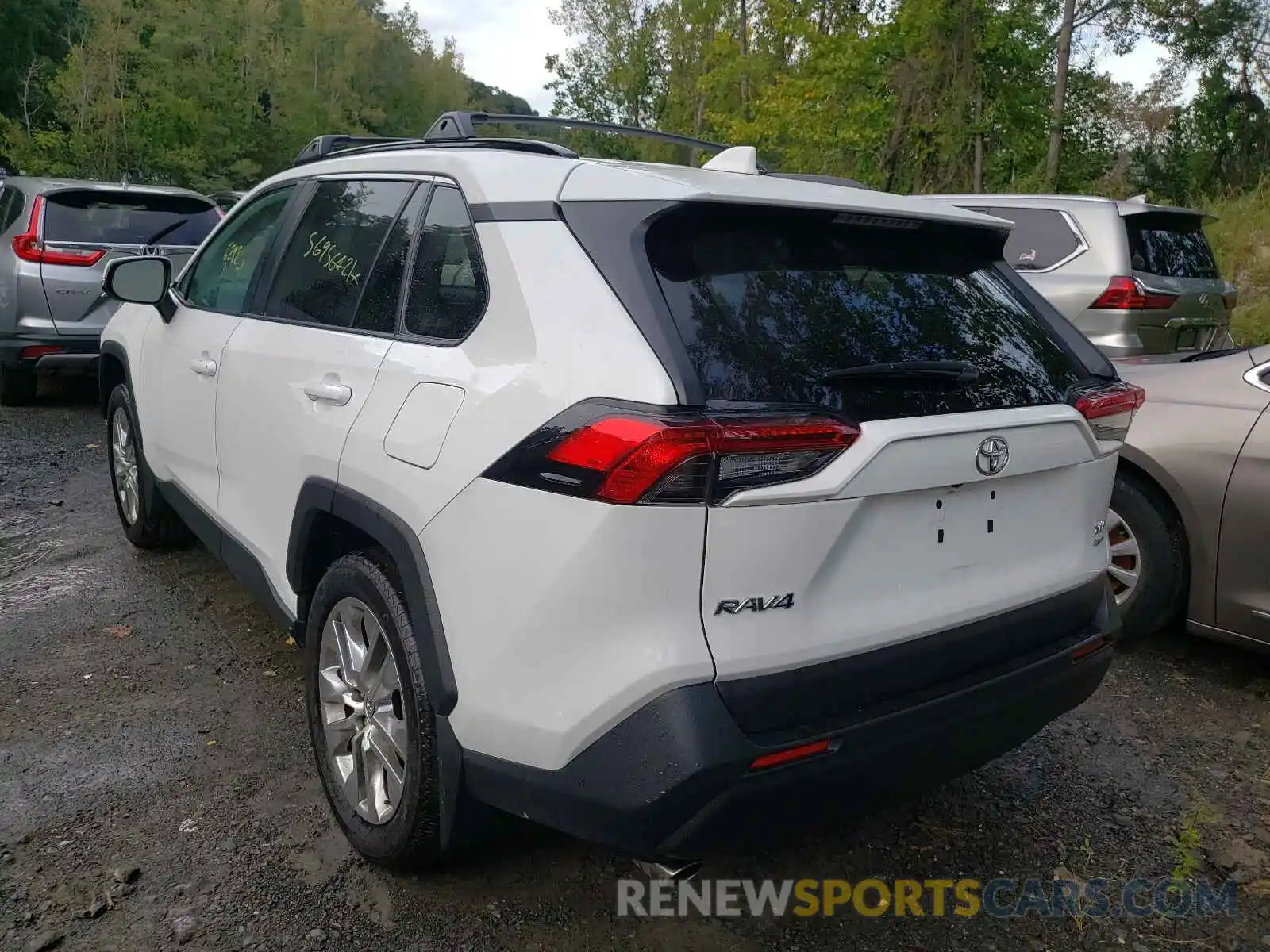 3 Photograph of a damaged car 2T3A1RFV2LW129057 TOYOTA RAV4 2020