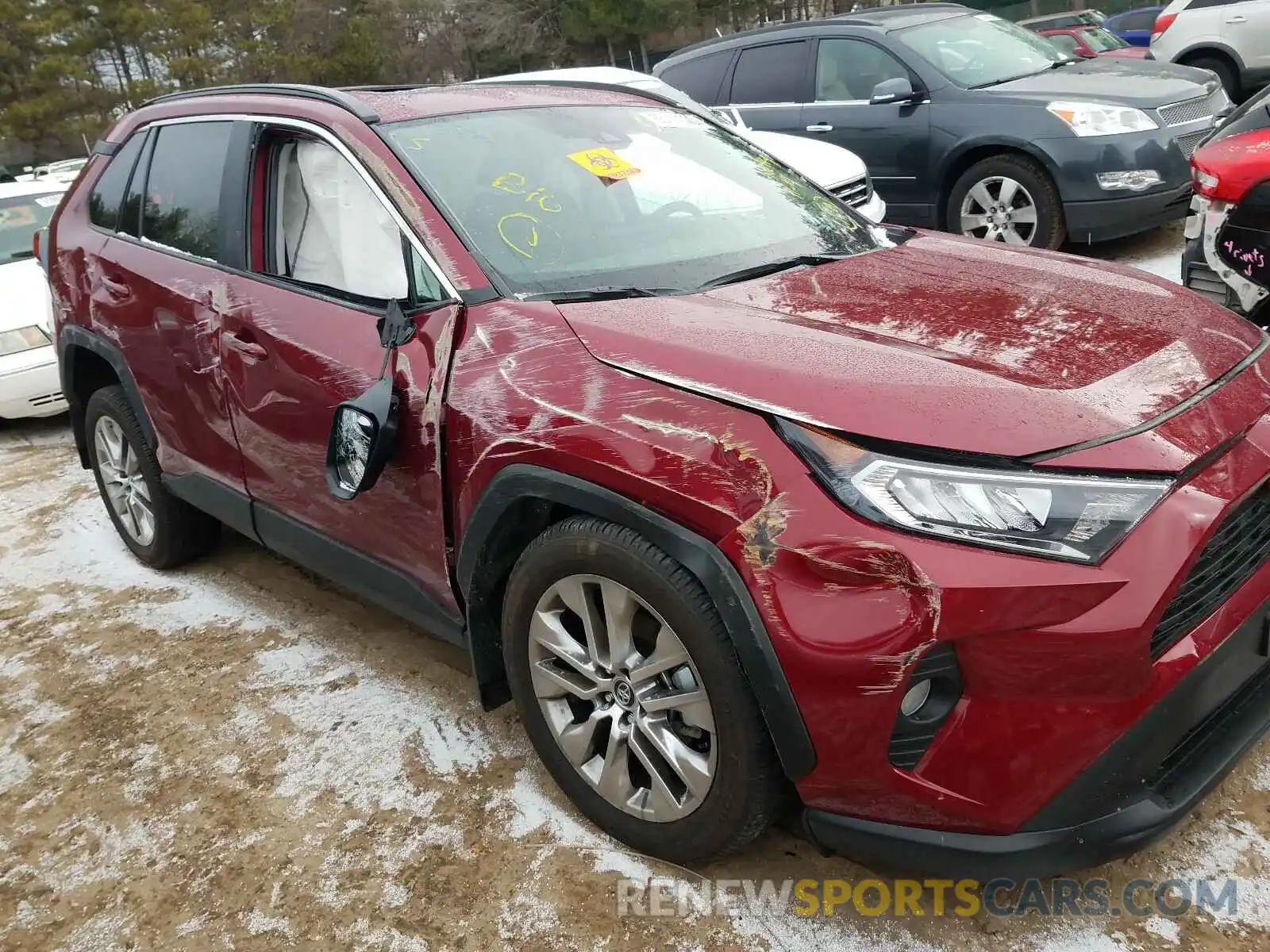 9 Photograph of a damaged car 2T3A1RFV2LW133237 TOYOTA RAV4 2020