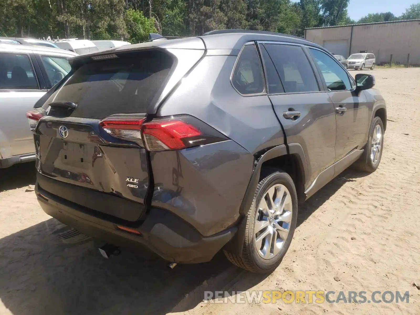 4 Photograph of a damaged car 2T3A1RFV2LW133271 TOYOTA RAV4 2020