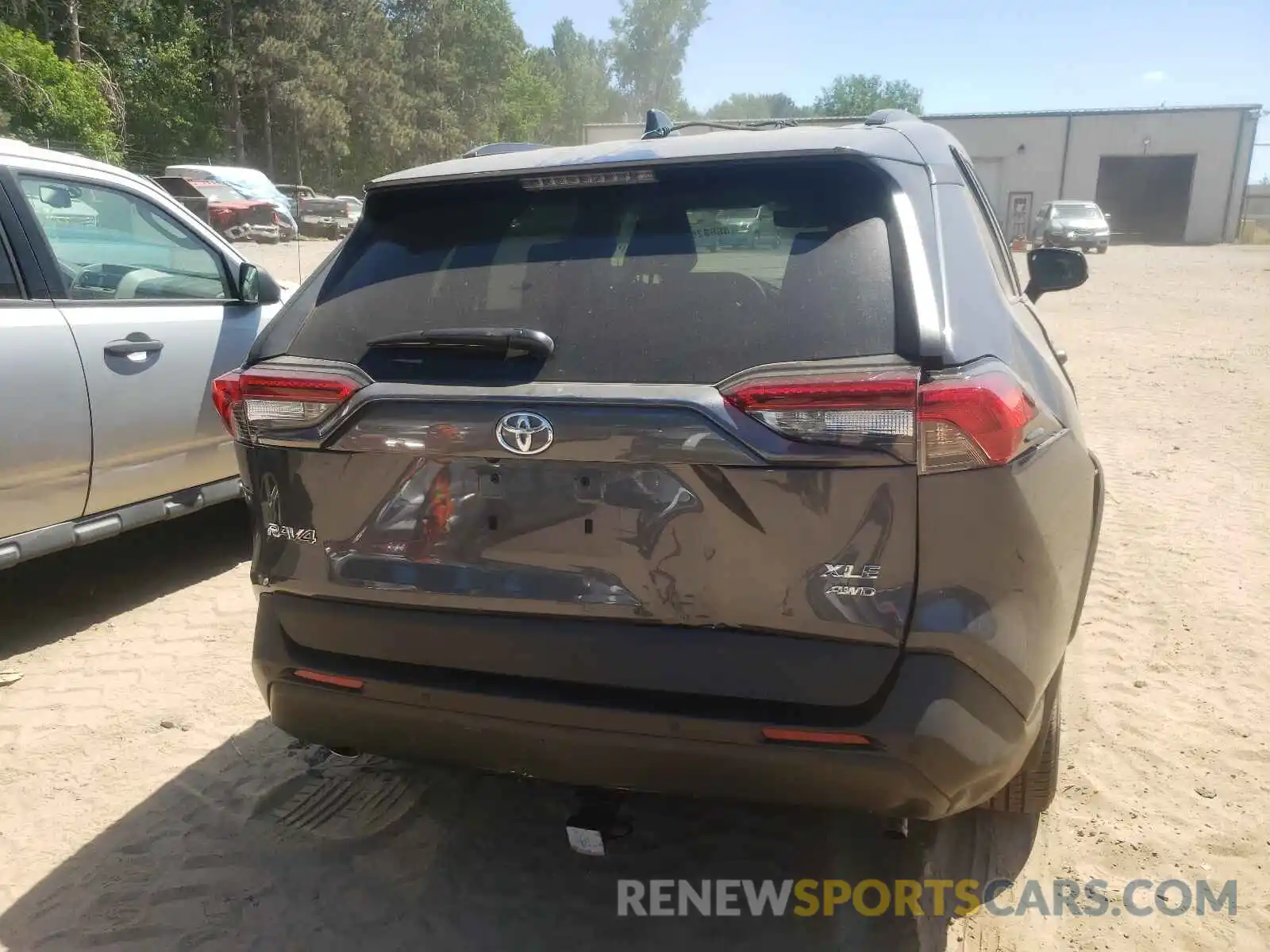 9 Photograph of a damaged car 2T3A1RFV2LW133271 TOYOTA RAV4 2020