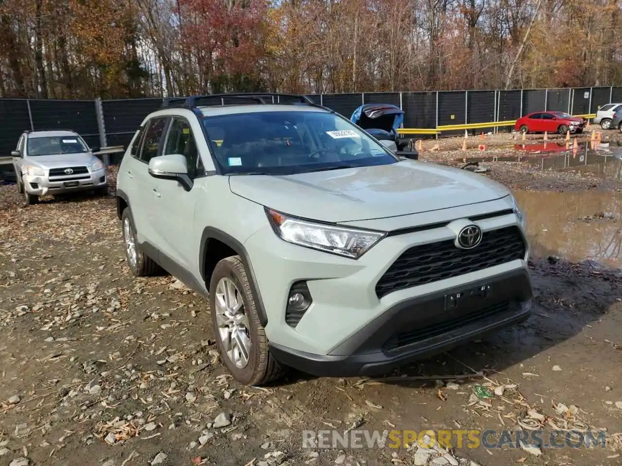 1 Photograph of a damaged car 2T3A1RFV2LW138499 TOYOTA RAV4 2020