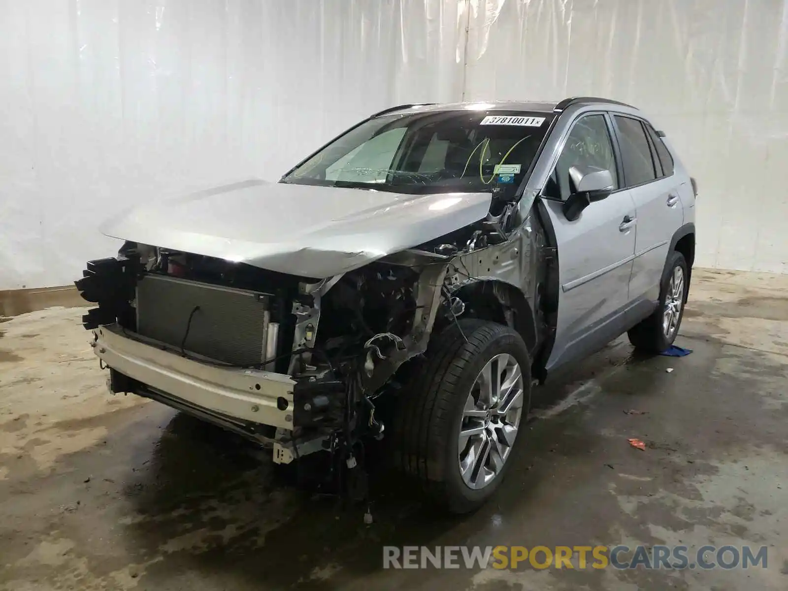 2 Photograph of a damaged car 2T3A1RFV2LW139863 TOYOTA RAV4 2020