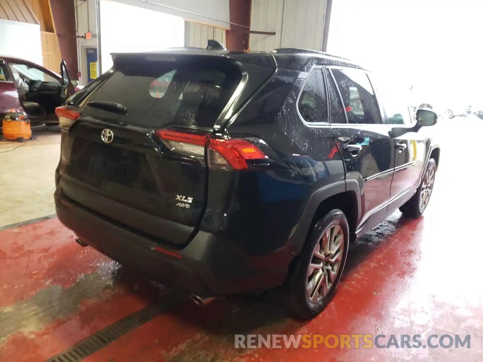 4 Photograph of a damaged car 2T3A1RFV3LC072482 TOYOTA RAV4 2020