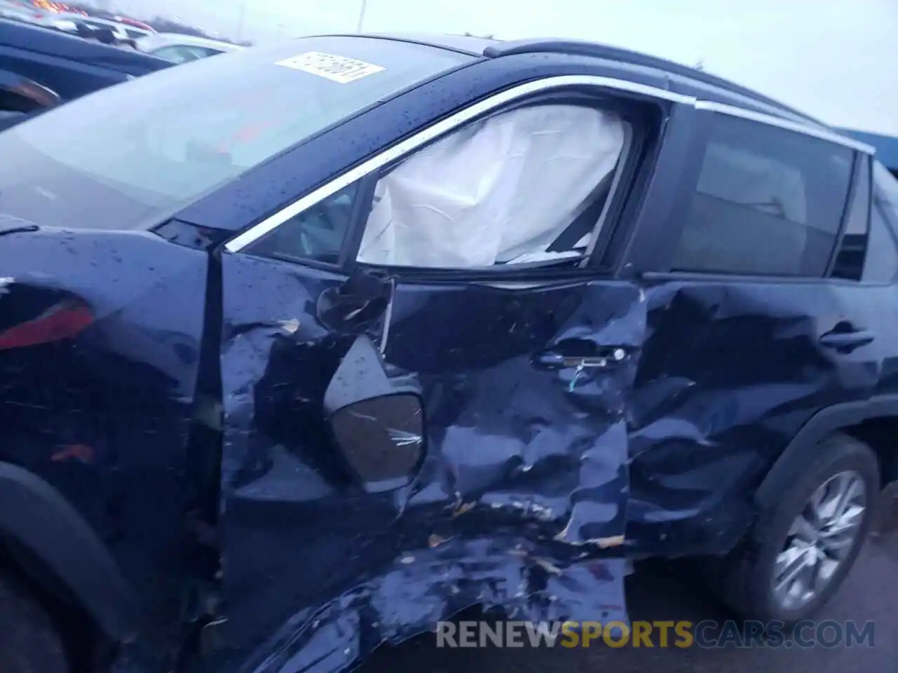 10 Photograph of a damaged car 2T3A1RFV3LC108896 TOYOTA RAV4 2020