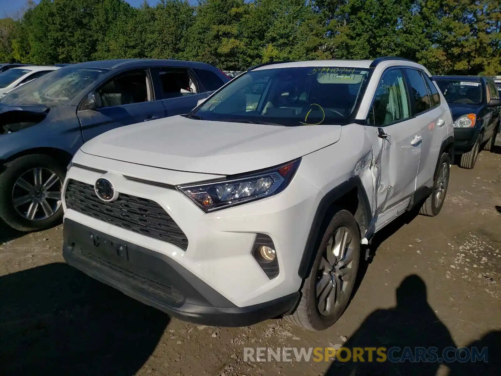 2 Photograph of a damaged car 2T3A1RFV3LC122717 TOYOTA RAV4 2020