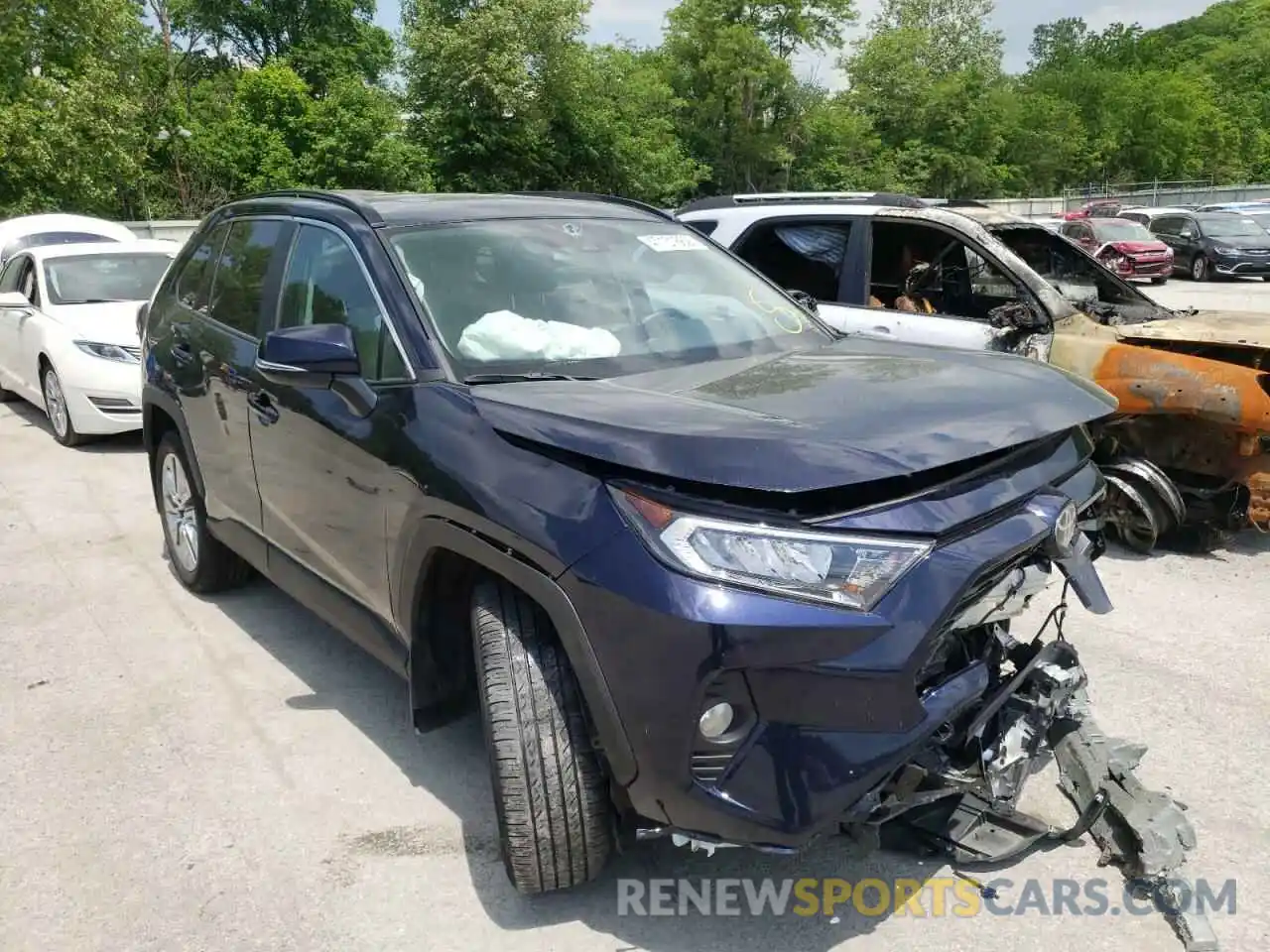 1 Photograph of a damaged car 2T3A1RFV3LC127643 TOYOTA RAV4 2020