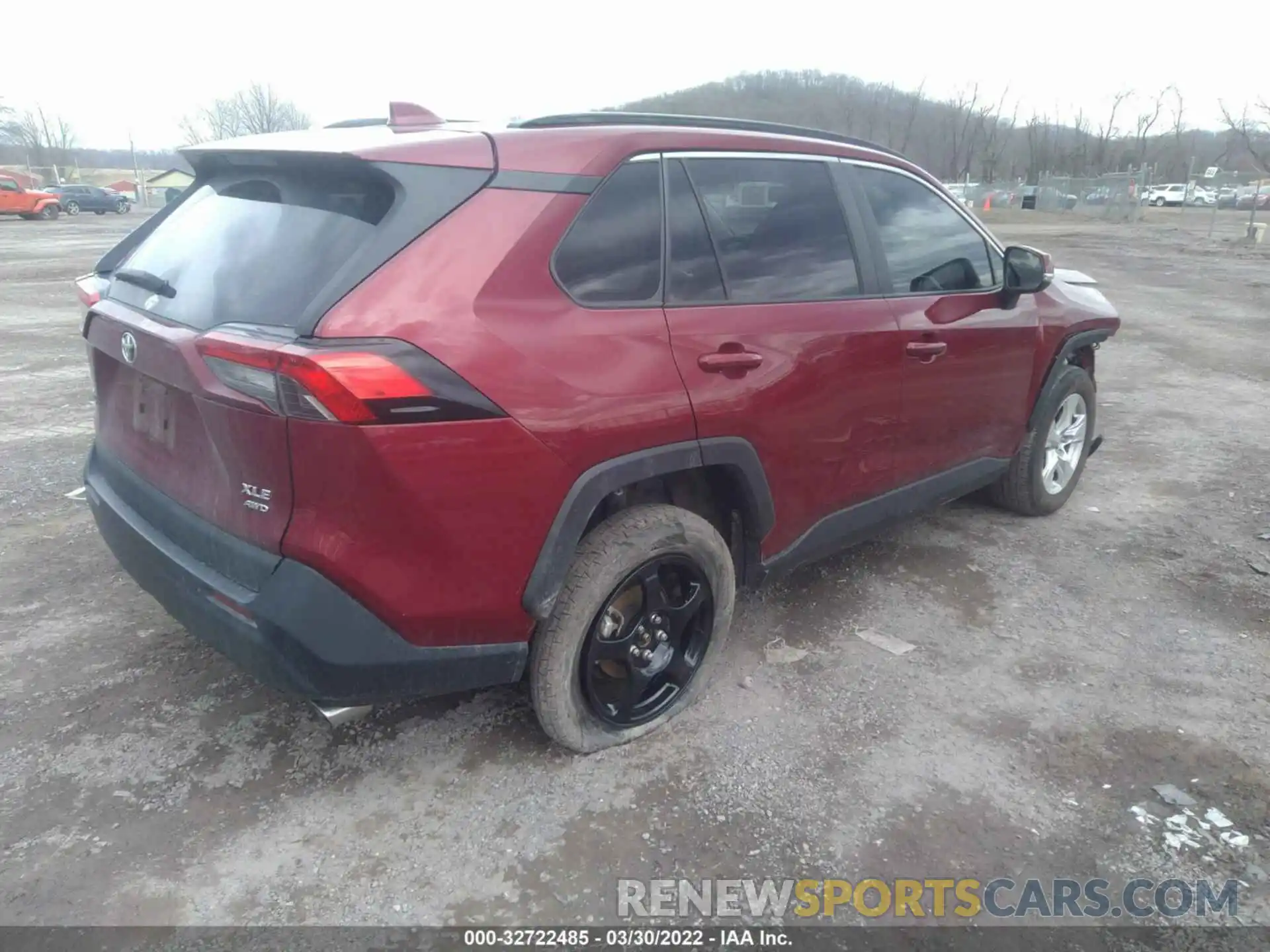 4 Photograph of a damaged car 2T3A1RFV3LW087692 TOYOTA RAV4 2020