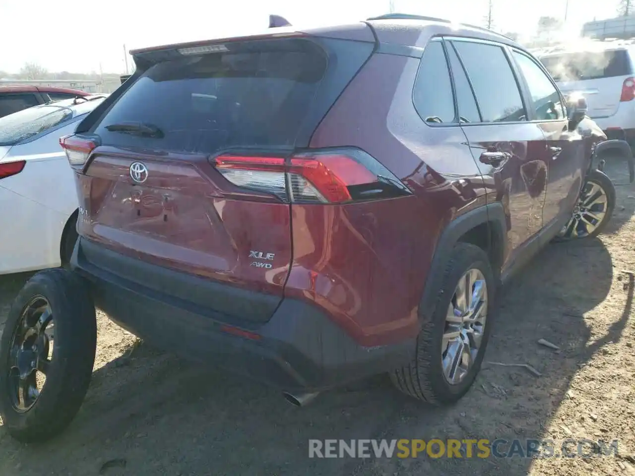 4 Photograph of a damaged car 2T3A1RFV3LW107536 TOYOTA RAV4 2020