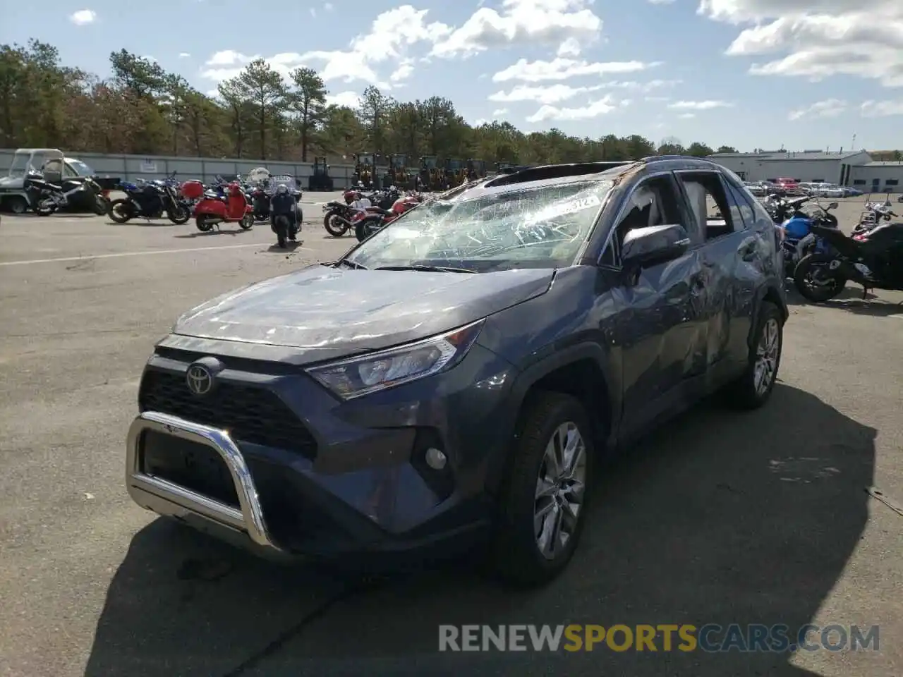 2 Photograph of a damaged car 2T3A1RFV3LW107827 TOYOTA RAV4 2020