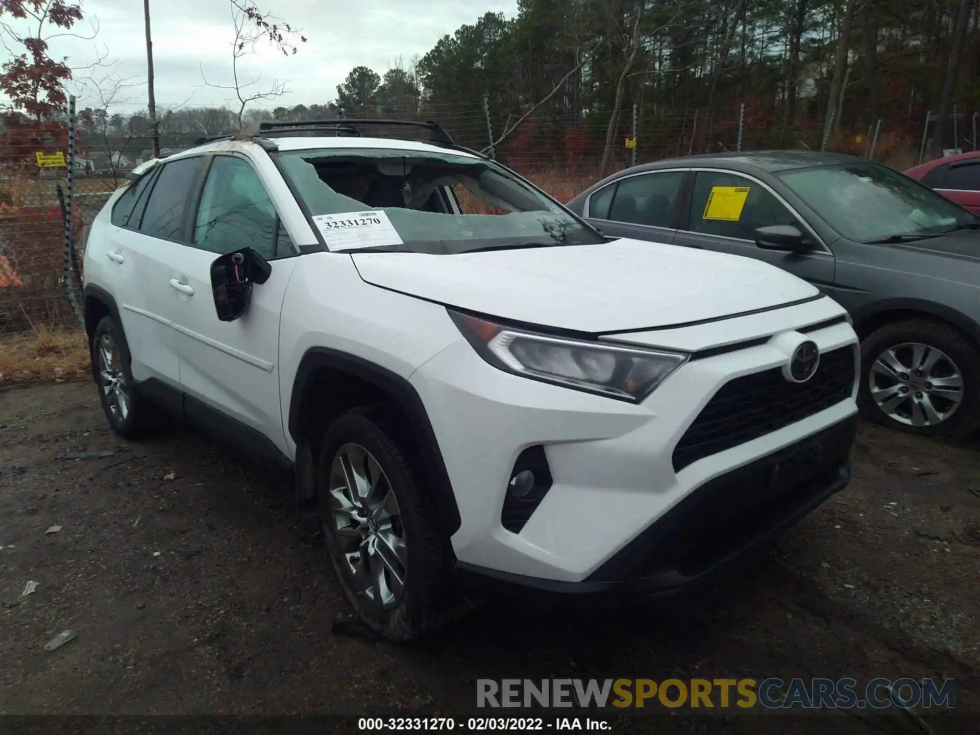 1 Photograph of a damaged car 2T3A1RFV3LW117306 TOYOTA RAV4 2020