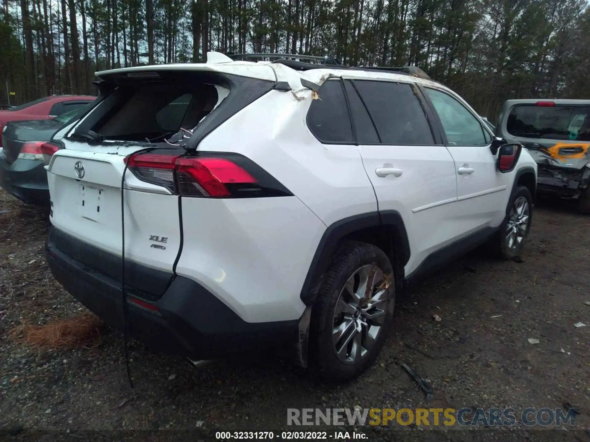 4 Photograph of a damaged car 2T3A1RFV3LW117306 TOYOTA RAV4 2020