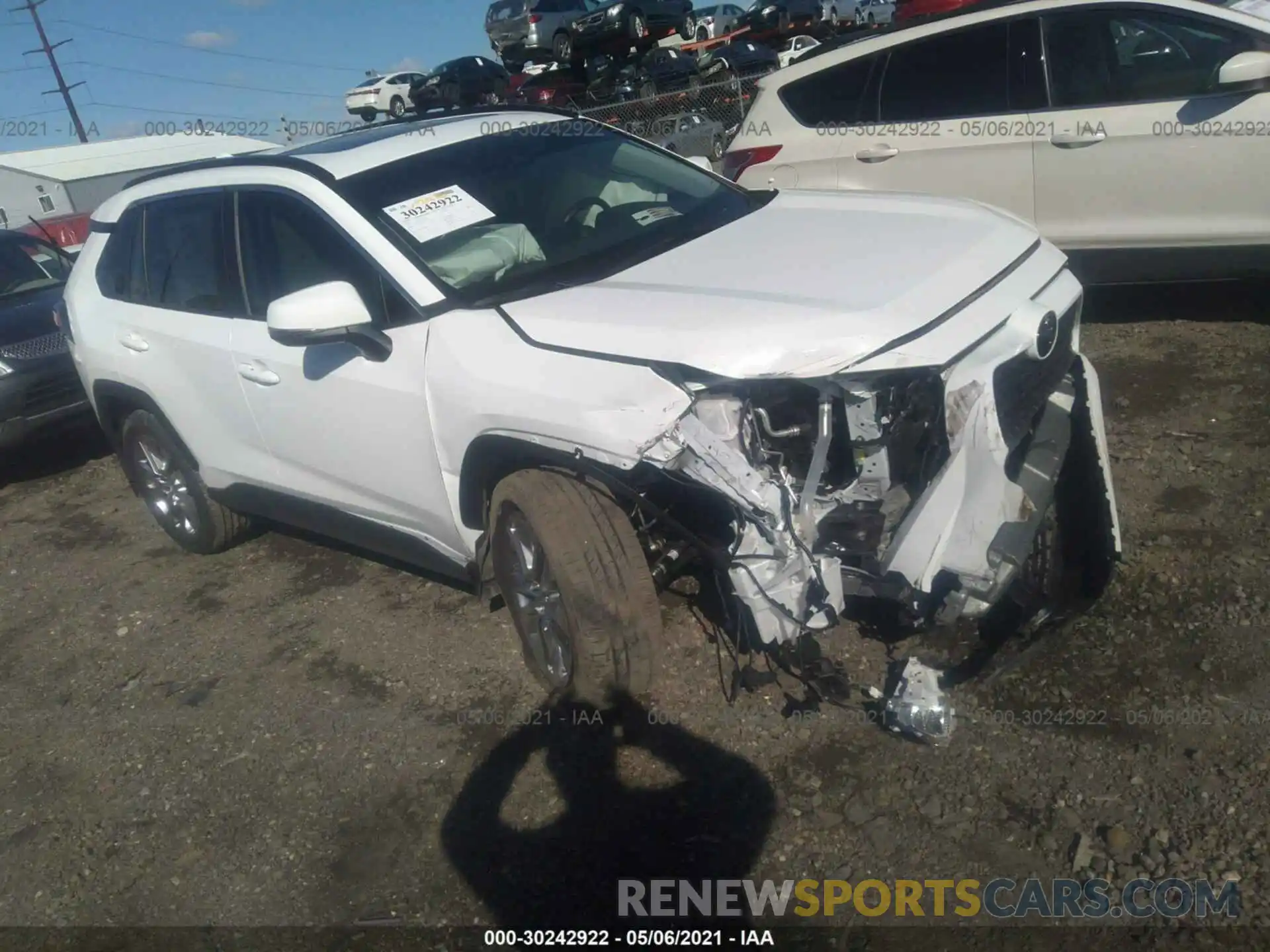 1 Photograph of a damaged car 2T3A1RFV3LW117905 TOYOTA RAV4 2020