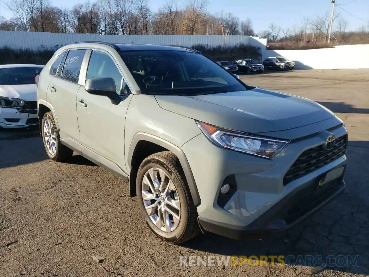 1 Photograph of a damaged car 2T3A1RFV3LW127463 TOYOTA RAV4 2020