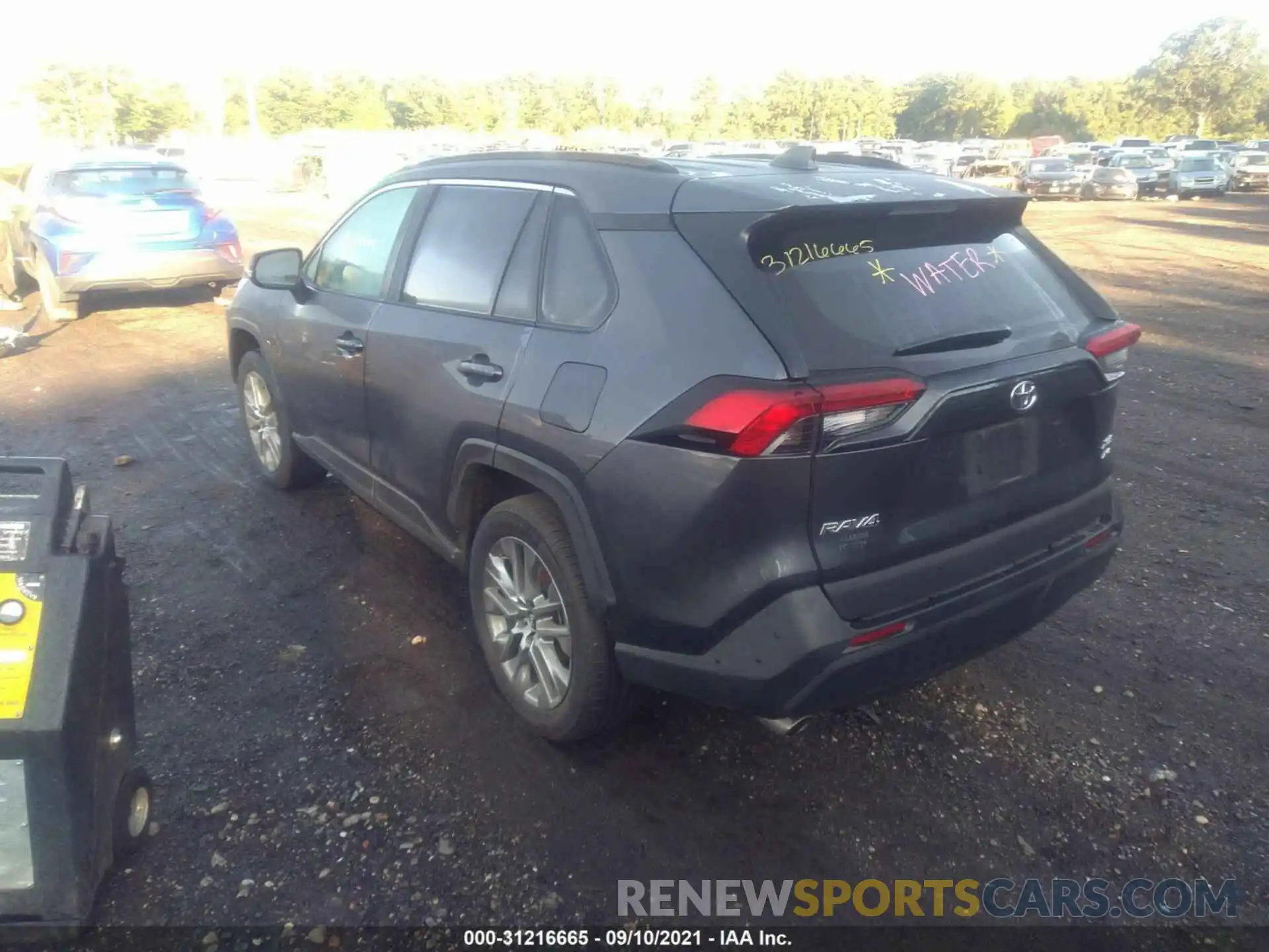 3 Photograph of a damaged car 2T3A1RFV3LW138589 TOYOTA RAV4 2020