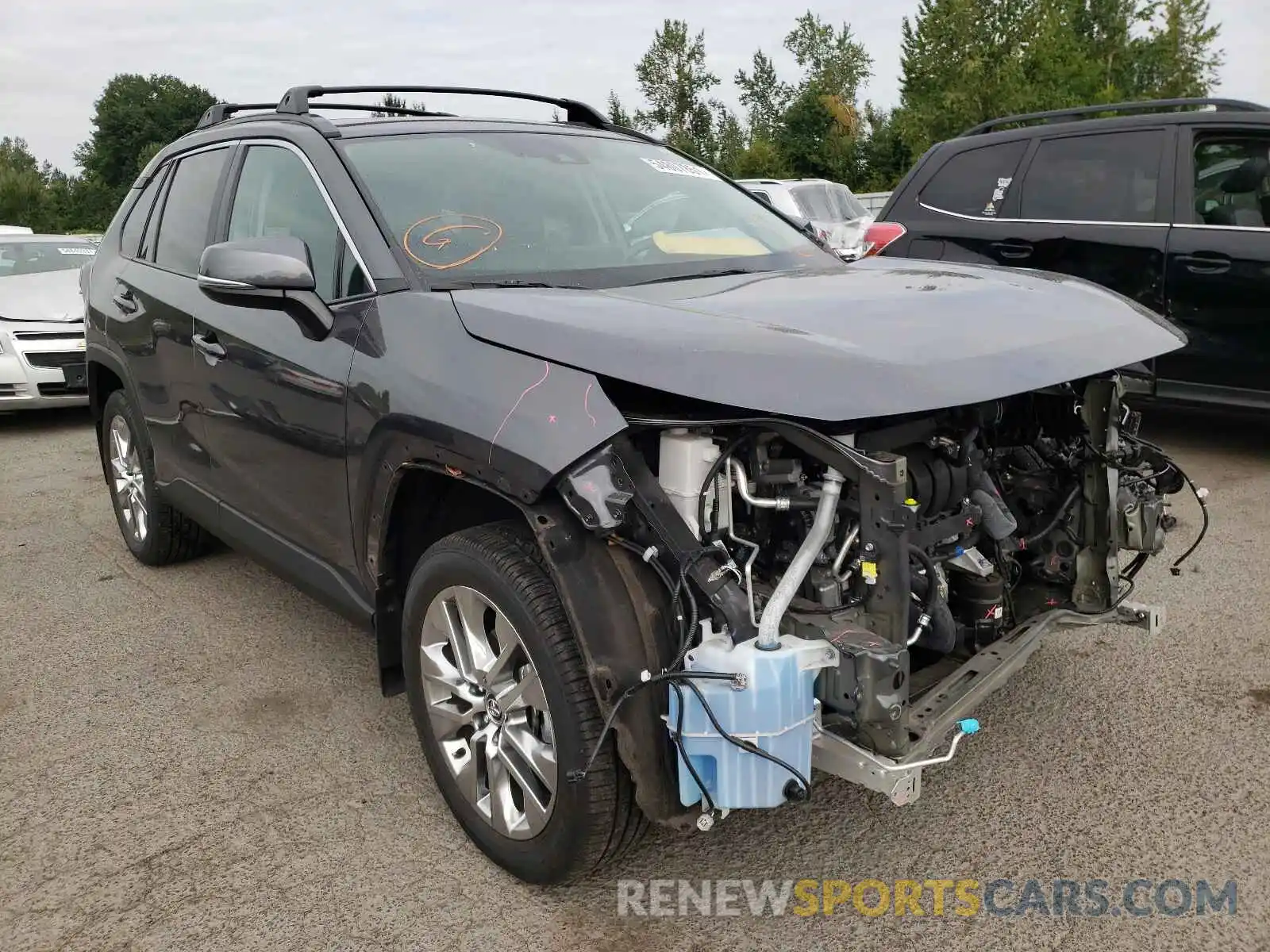 1 Photograph of a damaged car 2T3A1RFV4LC106851 TOYOTA RAV4 2020