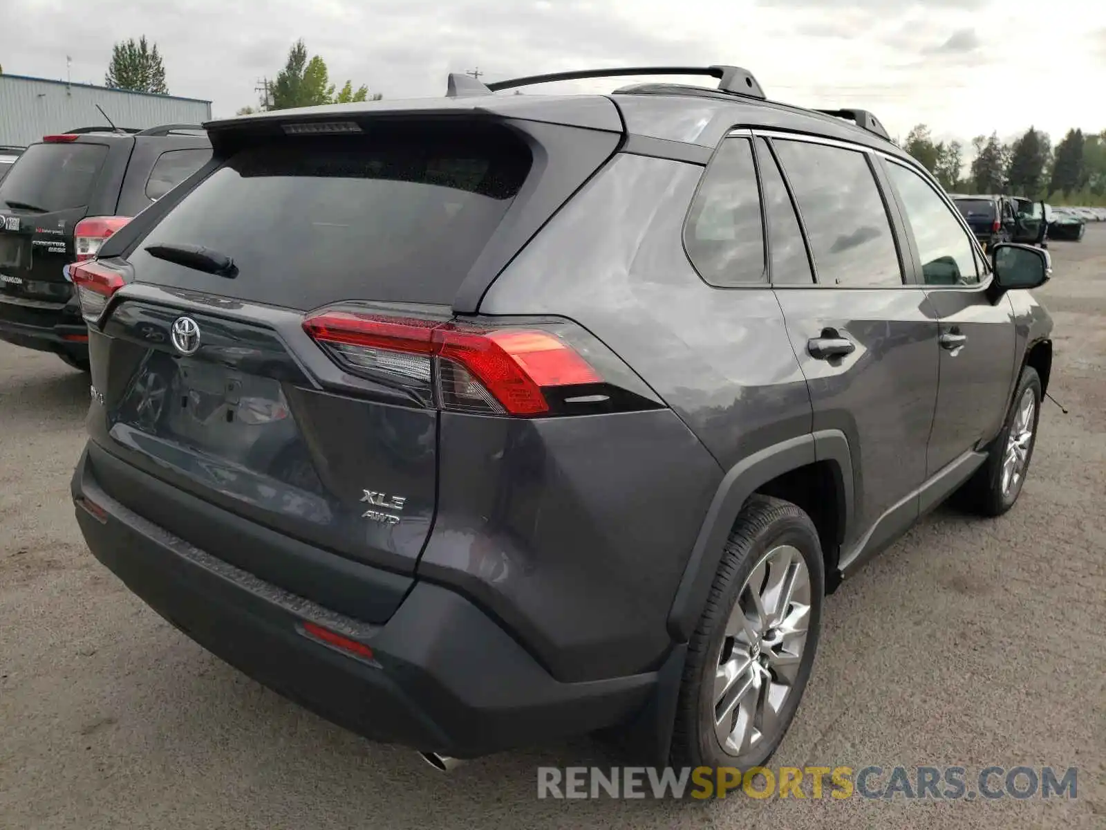 4 Photograph of a damaged car 2T3A1RFV4LC106851 TOYOTA RAV4 2020