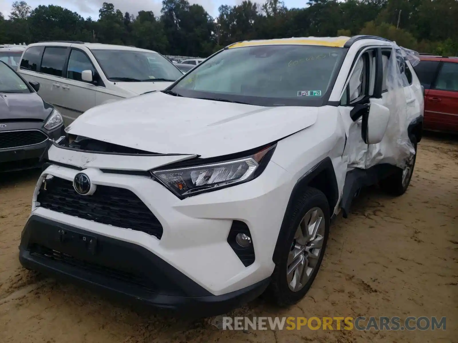 2 Photograph of a damaged car 2T3A1RFV4LC140059 TOYOTA RAV4 2020