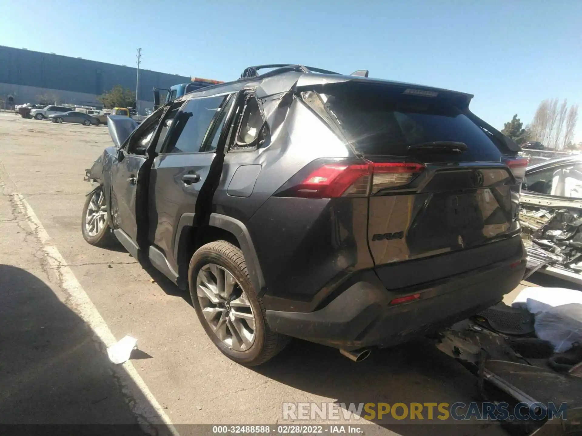 3 Photograph of a damaged car 2T3A1RFV4LC140403 TOYOTA RAV4 2020