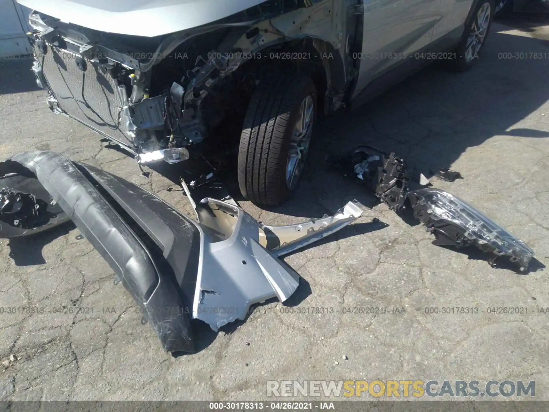 12 Photograph of a damaged car 2T3A1RFV5LC070104 TOYOTA RAV4 2020